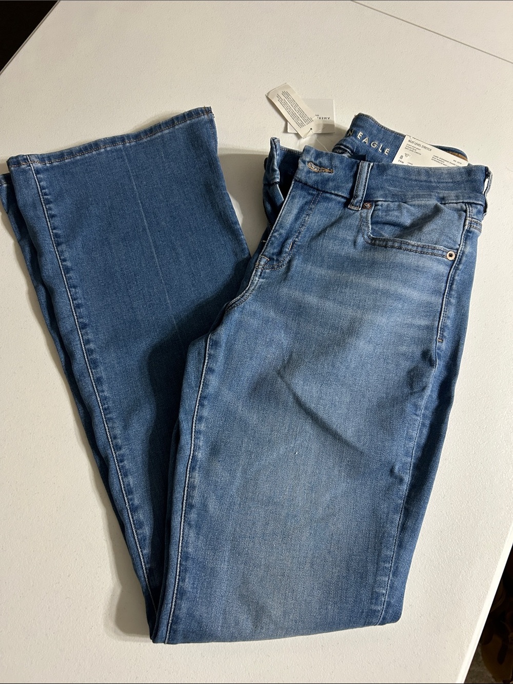 American Eagle Outfitters Women's Skinny Jeans in Medium Blue Wash